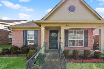 610 W ASHLEY GLEN CIR Memphis, TN 38018